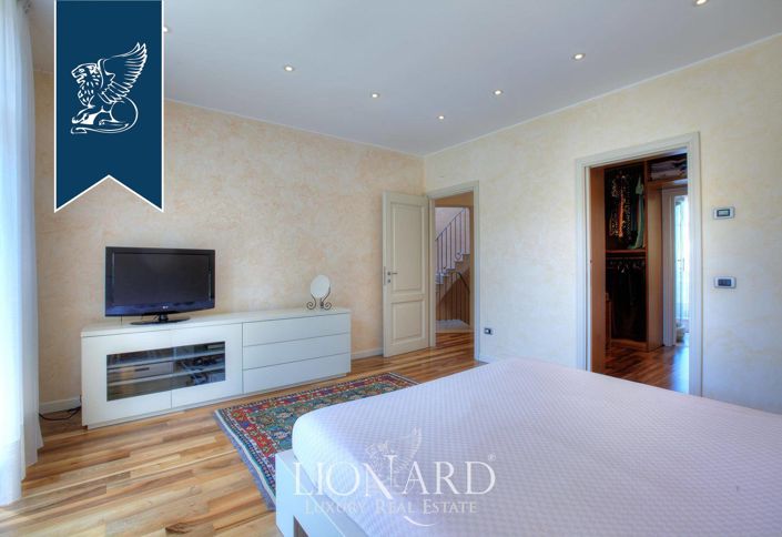 Image No.32-4 Bed Villa for sale