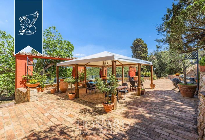 Image No.13-12 Bed Villa for sale