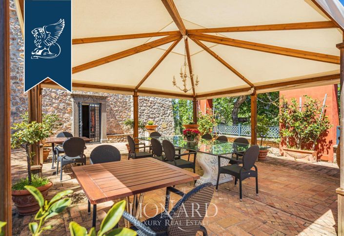 Image No.14-12 Bed Villa for sale