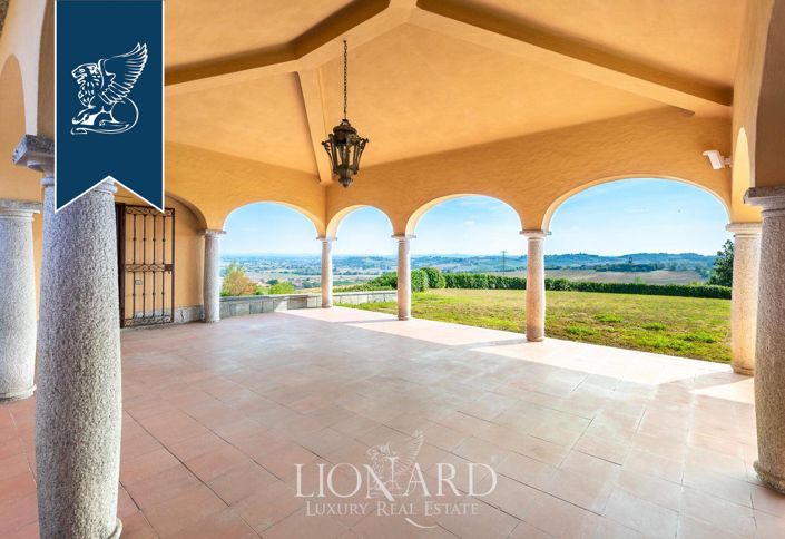 Image No.11-9 Bed Villa for sale