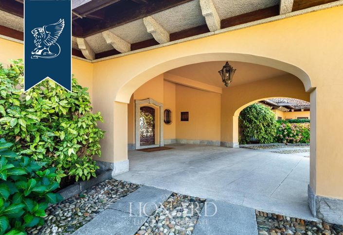 Image No.15-9 Bed Villa for sale