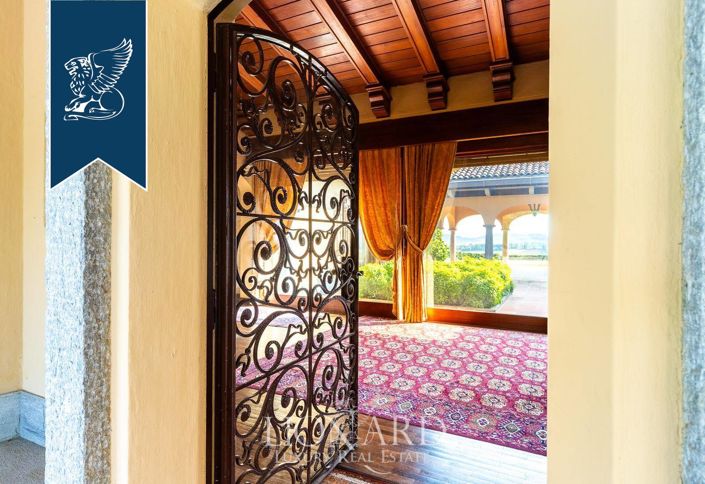 Image No.17-9 Bed Villa for sale