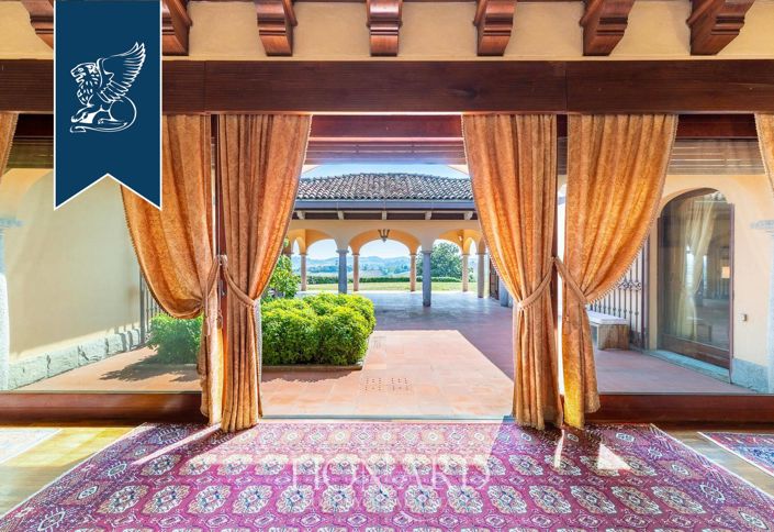 Image No.18-9 Bed Villa for sale