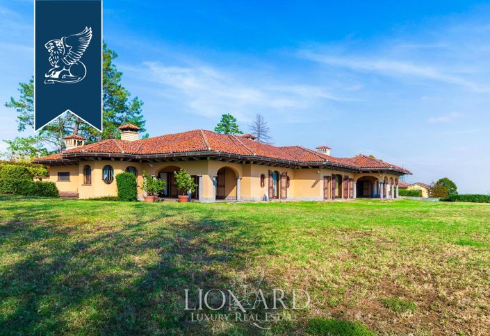 Image No.2-9 Bed Villa for sale