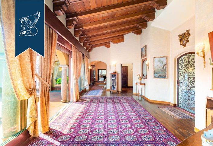 Image No.20-9 Bed Villa for sale