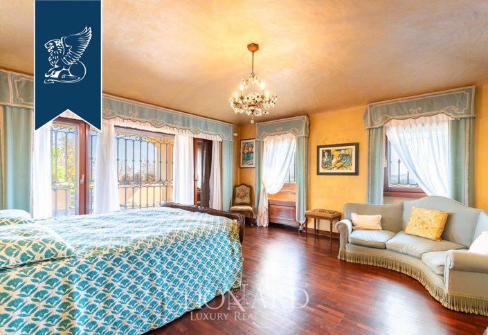 Image No.50-9 Bed Villa for sale