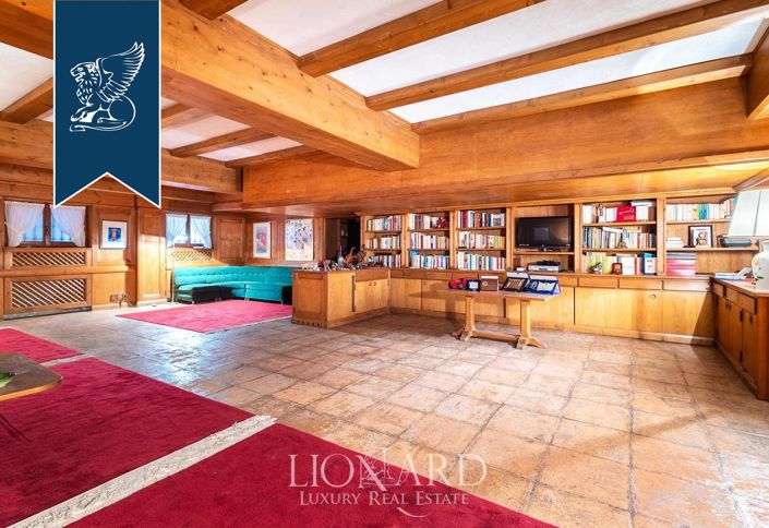 Image No.52-9 Bed Villa for sale