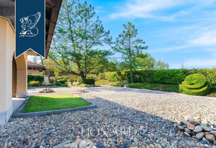 Image No.57-9 Bed Villa for sale