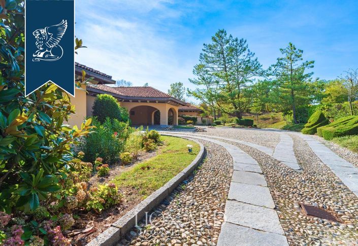 Image No.7-9 Bed Villa for sale