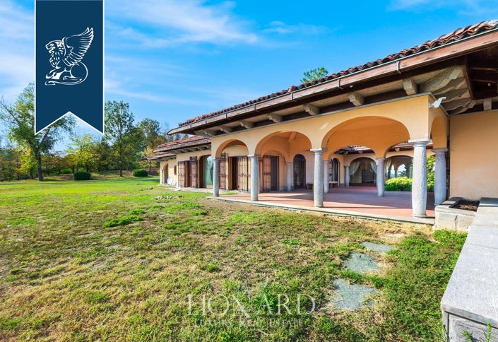 Image No.9-9 Bed Villa for sale