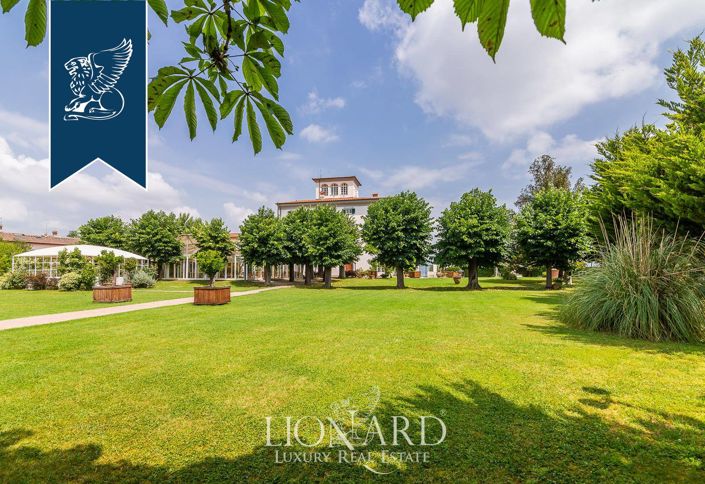 Image No.12-12 Bed Villa for sale