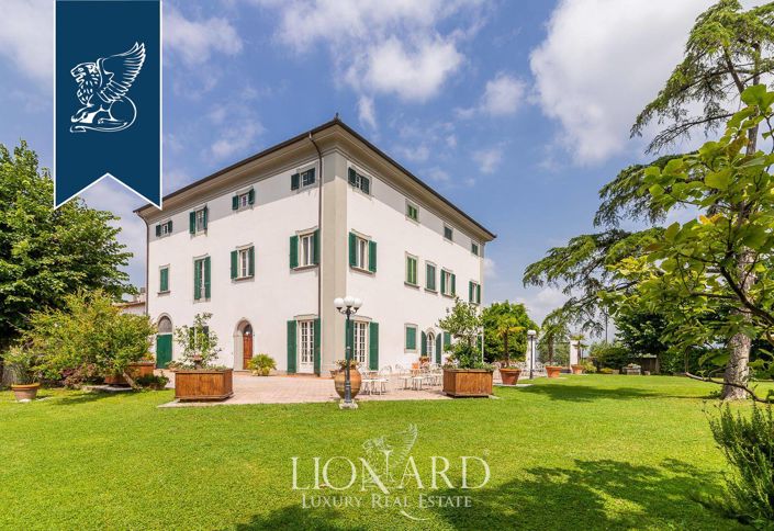 Image No.2-12 Bed Villa for sale