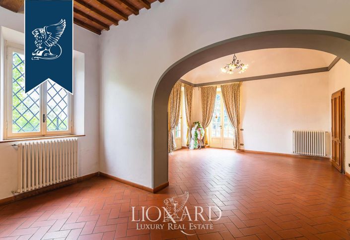 Image No.30-12 Bed Villa for sale