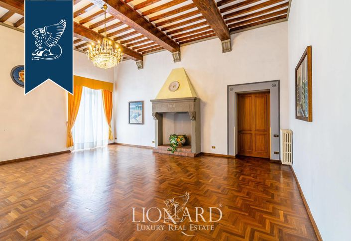 Image No.32-12 Bed Villa for sale