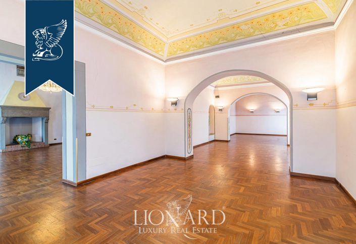 Image No.38-12 Bed Villa for sale