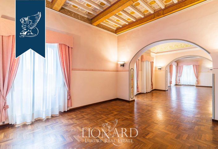 Image No.42-12 Bed Villa for sale