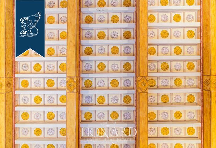 Image No.44-12 Bed Villa for sale