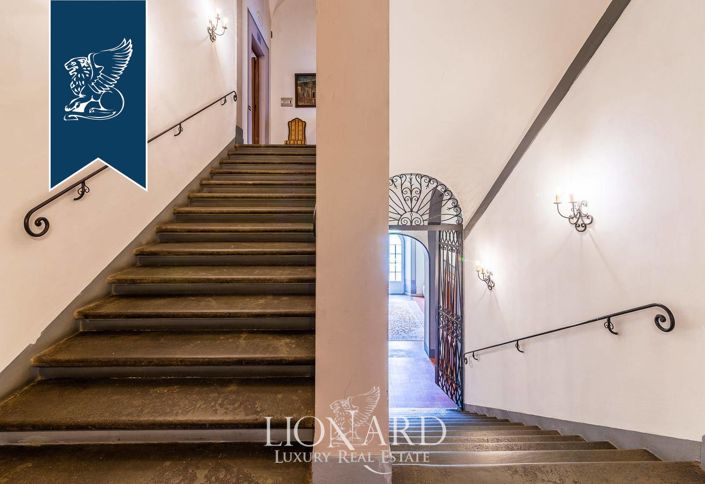 Image No.51-12 Bed Villa for sale