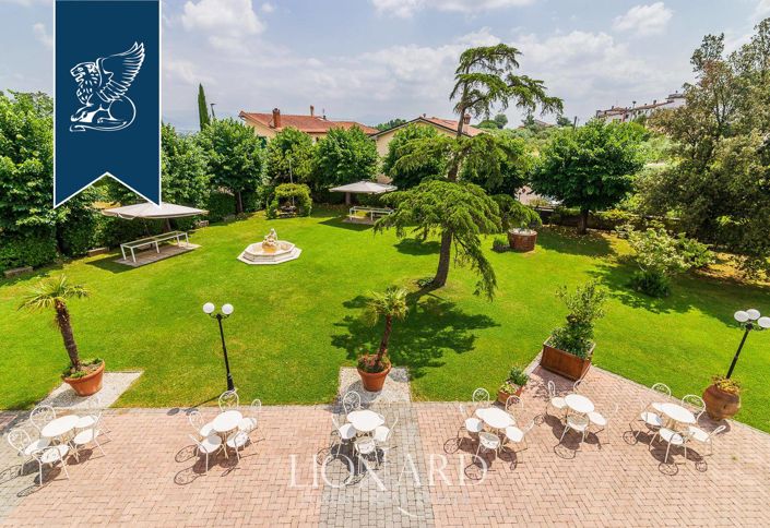 Image No.58-12 Bed Villa for sale