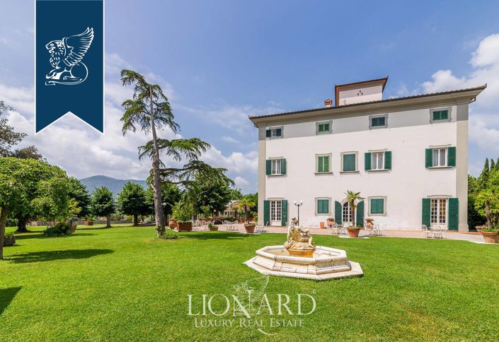 Image No.8-12 Bed Villa for sale