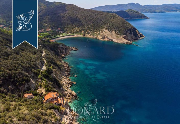 Image No.17-11 Bed Villa for sale