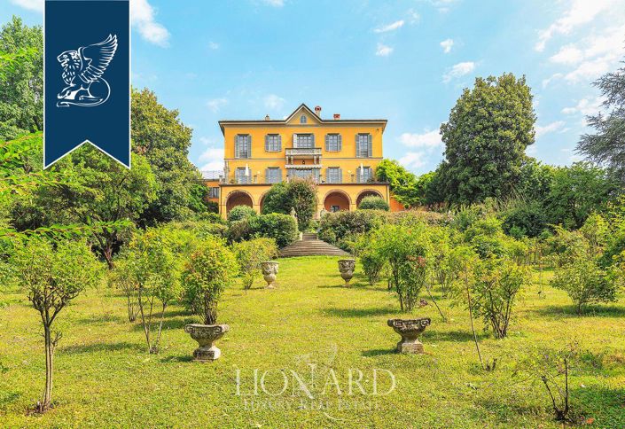 Image No.10-5 Bed Villa for sale