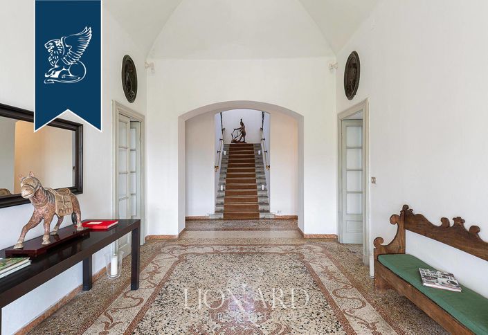 Image No.26-5 Bed Villa for sale