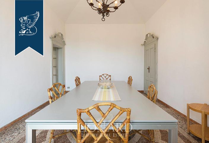 Image No.32-5 Bed Villa for sale