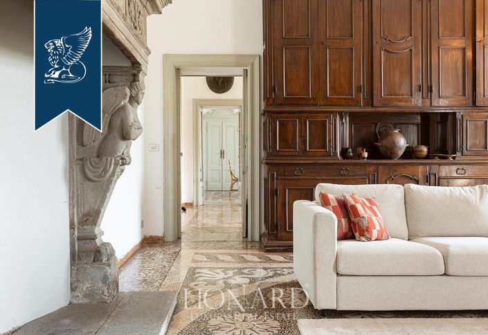 Image No.34-5 Bed Villa for sale