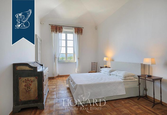 Image No.42-5 Bed Villa for sale