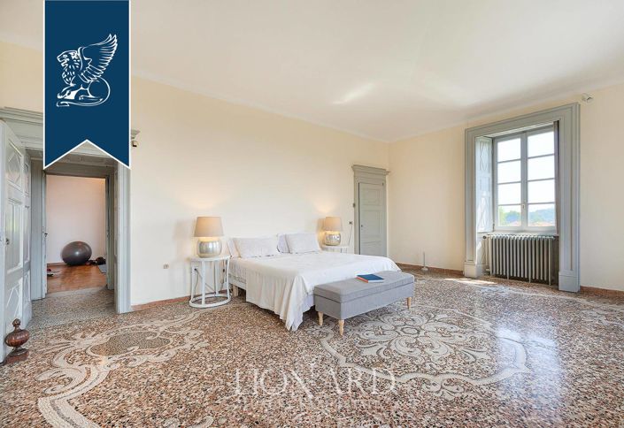 Image No.49-5 Bed Villa for sale