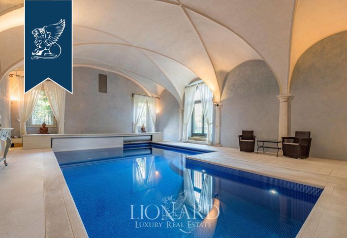 Image No.25-8 Bed Property for sale