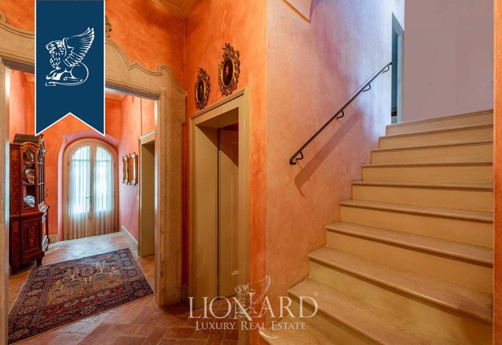 Image No.34-8 Bed Property for sale