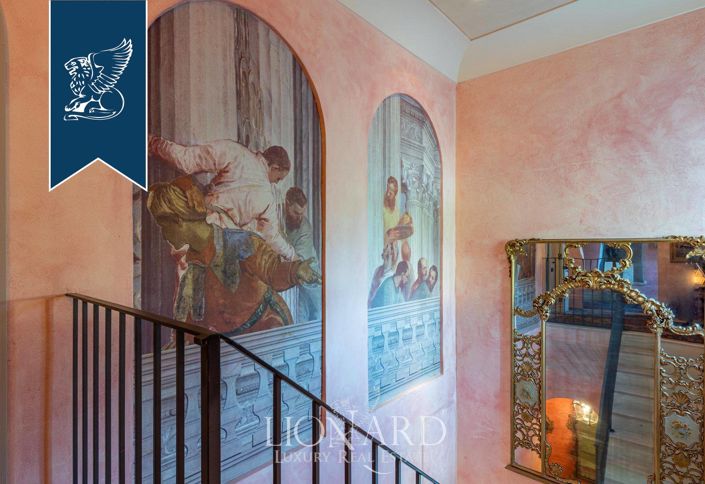 Image No.35-8 Bed Property for sale