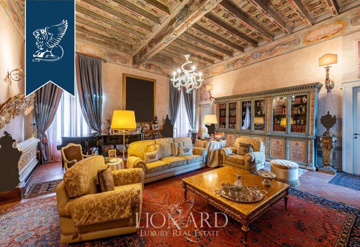 Image No.41-8 Bed Property for sale