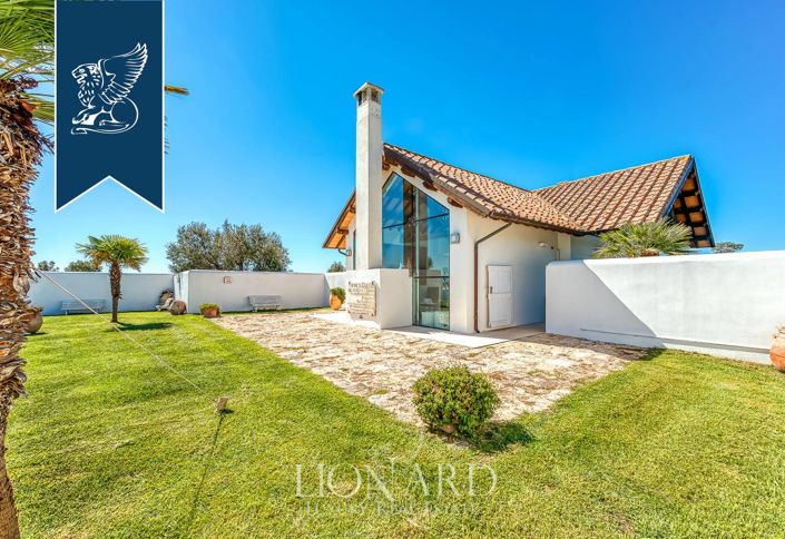 Image No.10-5 Bed Villa for sale