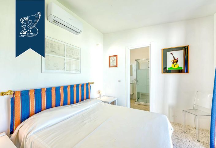 Image No.49-5 Bed Villa for sale