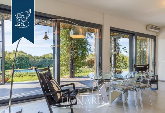 Image No.15-5 Bed Villa for sale