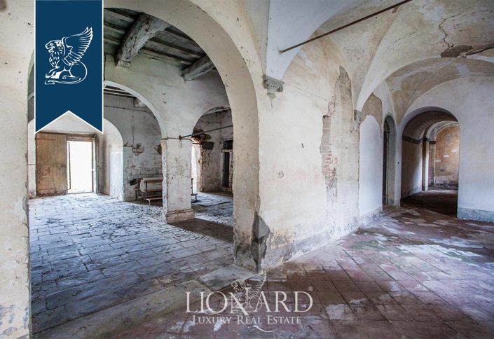 Image No.25-50 Bed Villa for sale