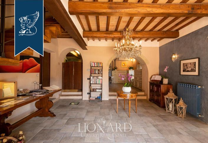 Image No.25-16 Bed Hotel for sale