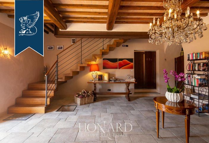 Image No.26-16 Bed Hotel for sale