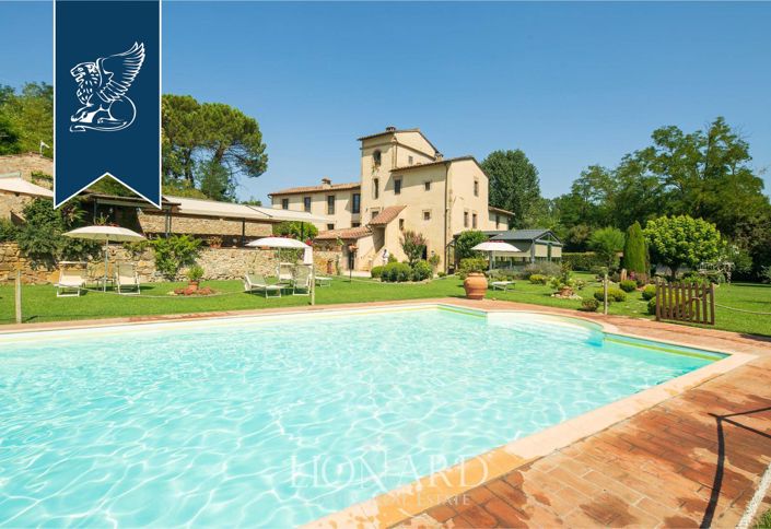 Image No.5-16 Bed Hotel for sale