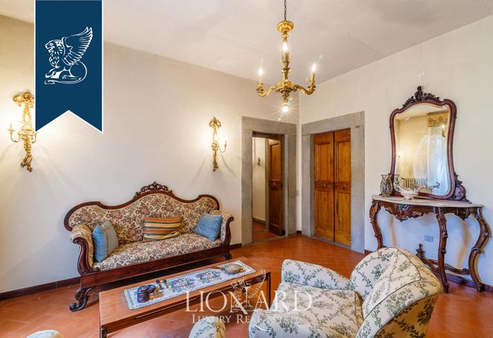 Image No.39-12 Bed Villa for sale