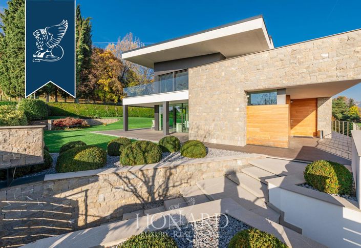 Image No.2-4 Bed Villa for sale