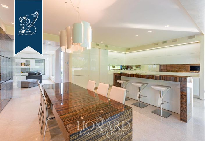 Image No.30-4 Bed Villa for sale