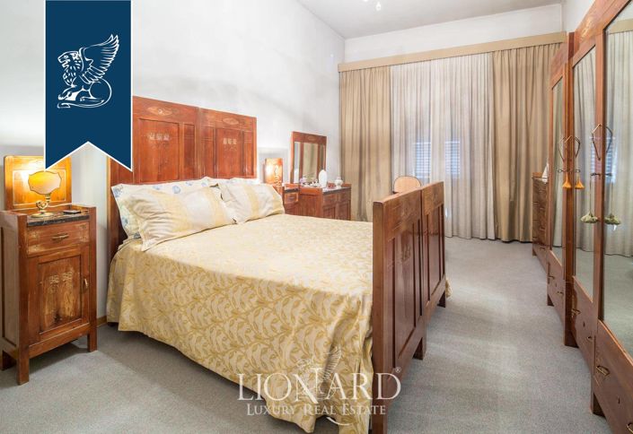 Image No.54-5 Bed Villa for sale