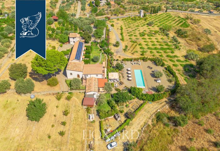 Image No.14-13 Bed Farmhouse for sale