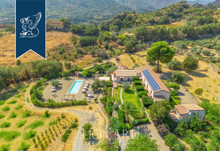 Image No.16-13 Bed Farmhouse for sale