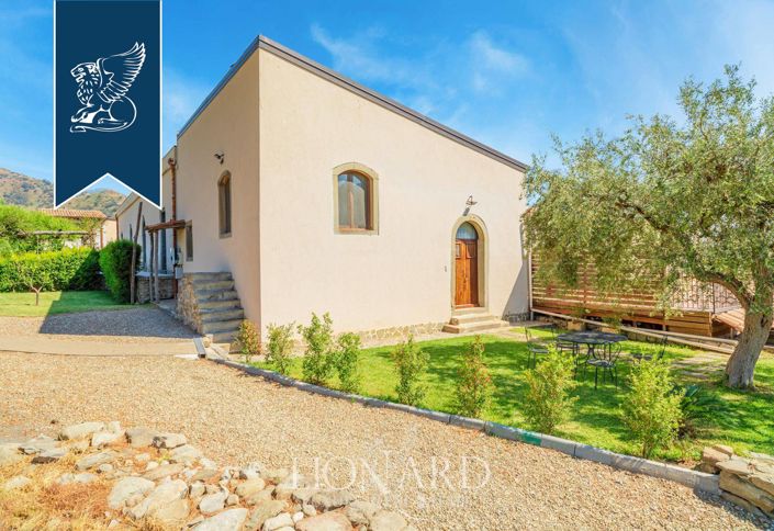 Image No.17-13 Bed Farmhouse for sale