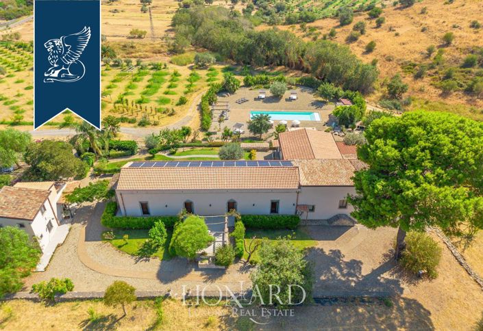 Image No.7-13 Bed Farmhouse for sale